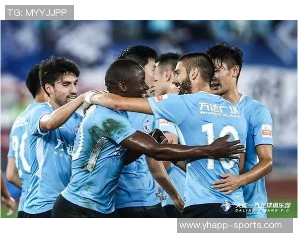 弗洛伦蒂诺与贡萨洛合影庆祝帽子戏法展现球队团结精神